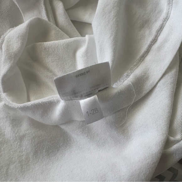 UNIQLO x KAWS sz S White Pocket Tshirt Short Sleeve Red Heart - Picture 6 of 9